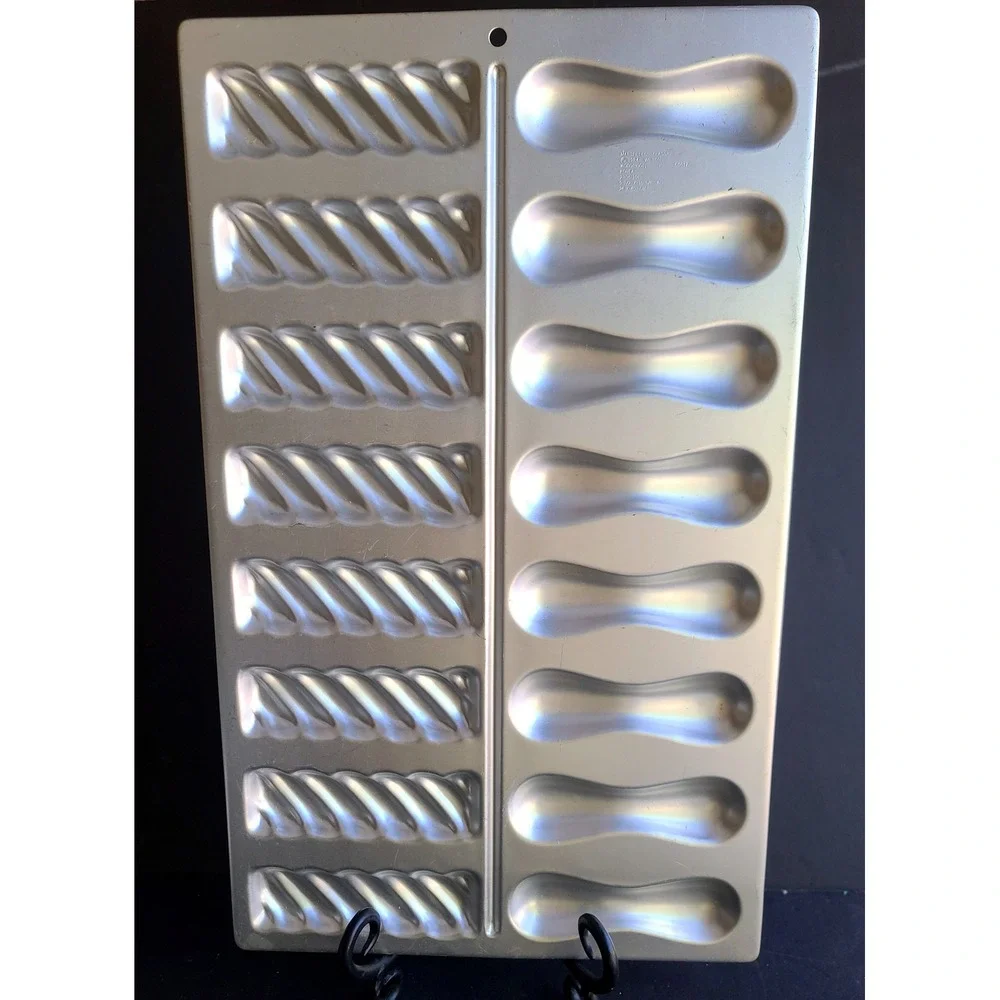 Marseilles Classic Vintage 1984 Wilton Aluminum Cookie Mold Baking Pan 2306-101